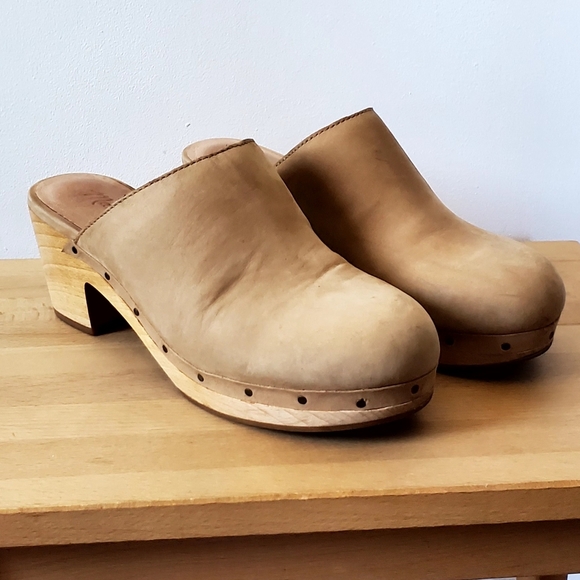 Madewell Shoes - Madewell Tan Leather Clog Mules